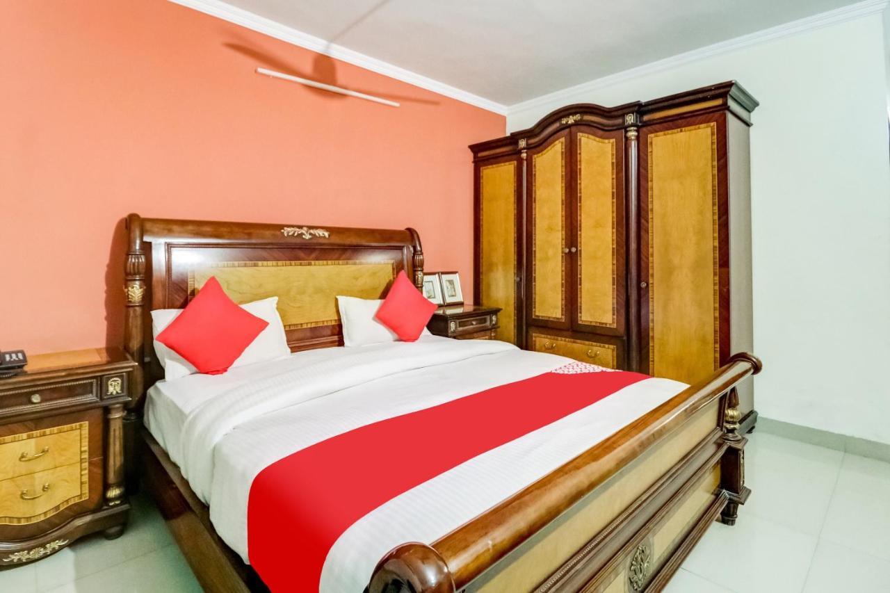 גורגאון Oyo Hotel R K Residency מראה חיצוני תמונה