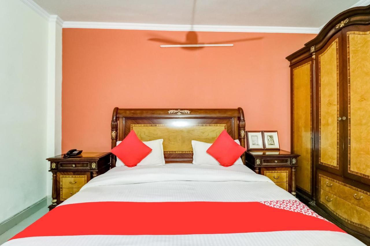 גורגאון Oyo Hotel R K Residency מראה חיצוני תמונה
