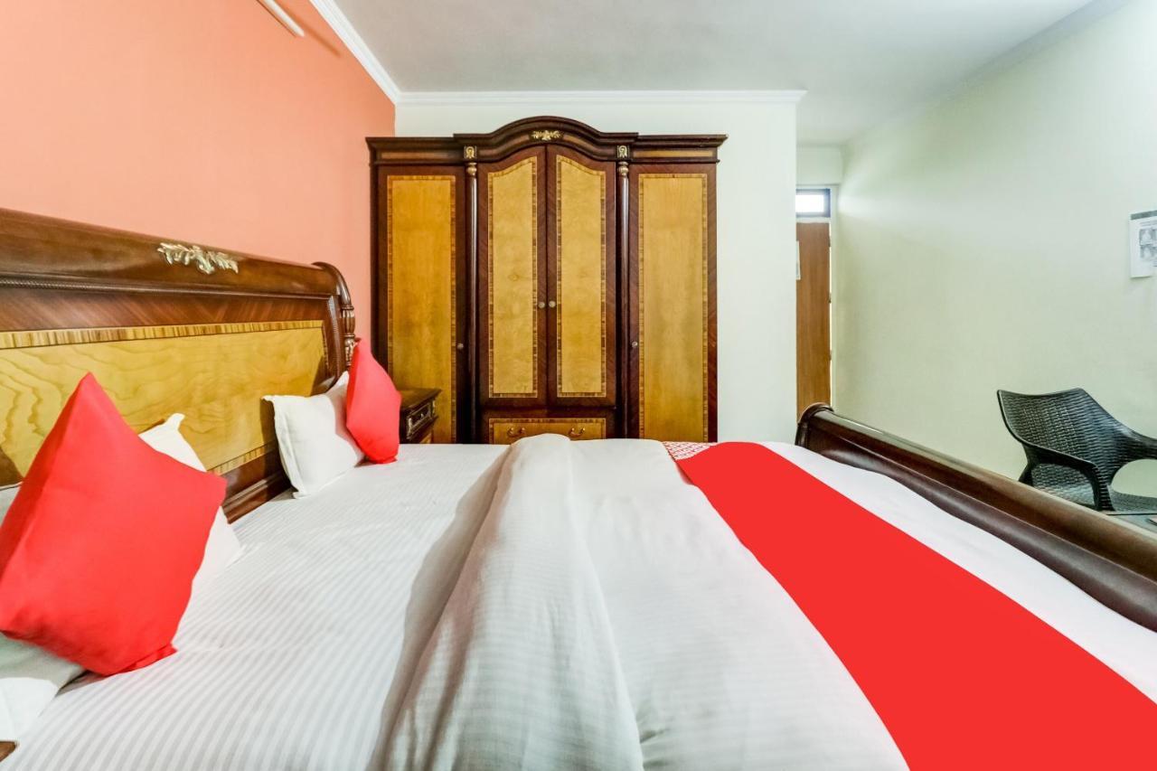 גורגאון Oyo Hotel R K Residency מראה חיצוני תמונה