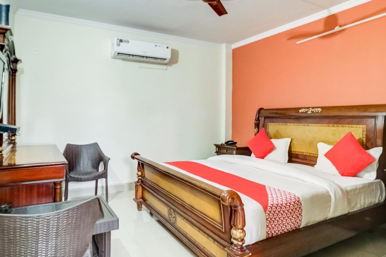 גורגאון Oyo Hotel R K Residency מראה חיצוני תמונה