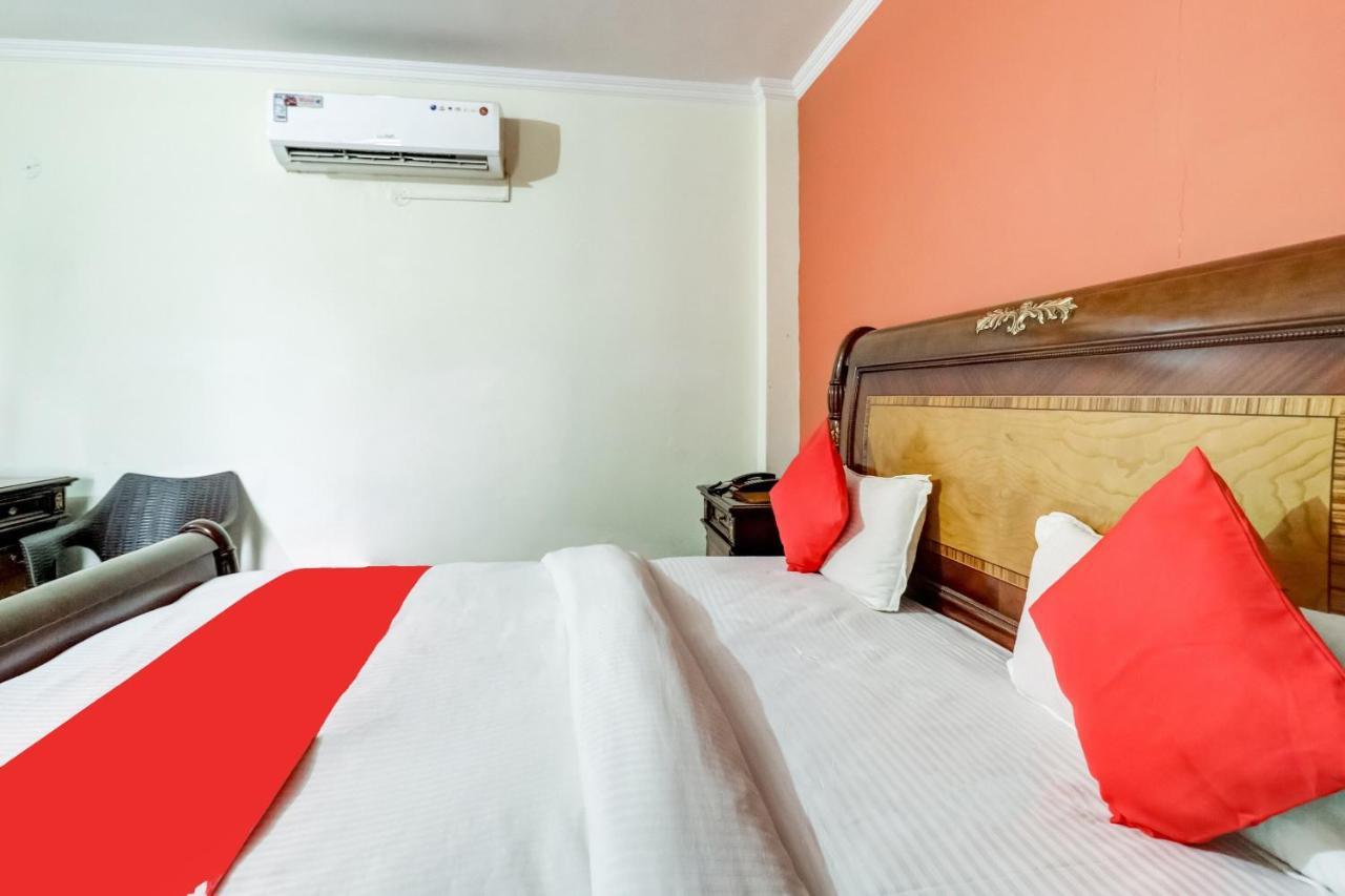 גורגאון Oyo Hotel R K Residency מראה חיצוני תמונה