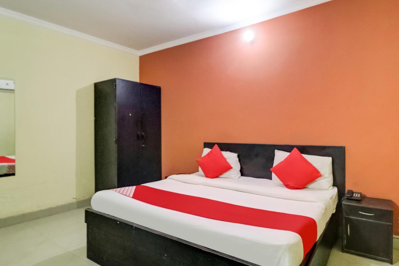 גורגאון Oyo Hotel R K Residency מראה חיצוני תמונה