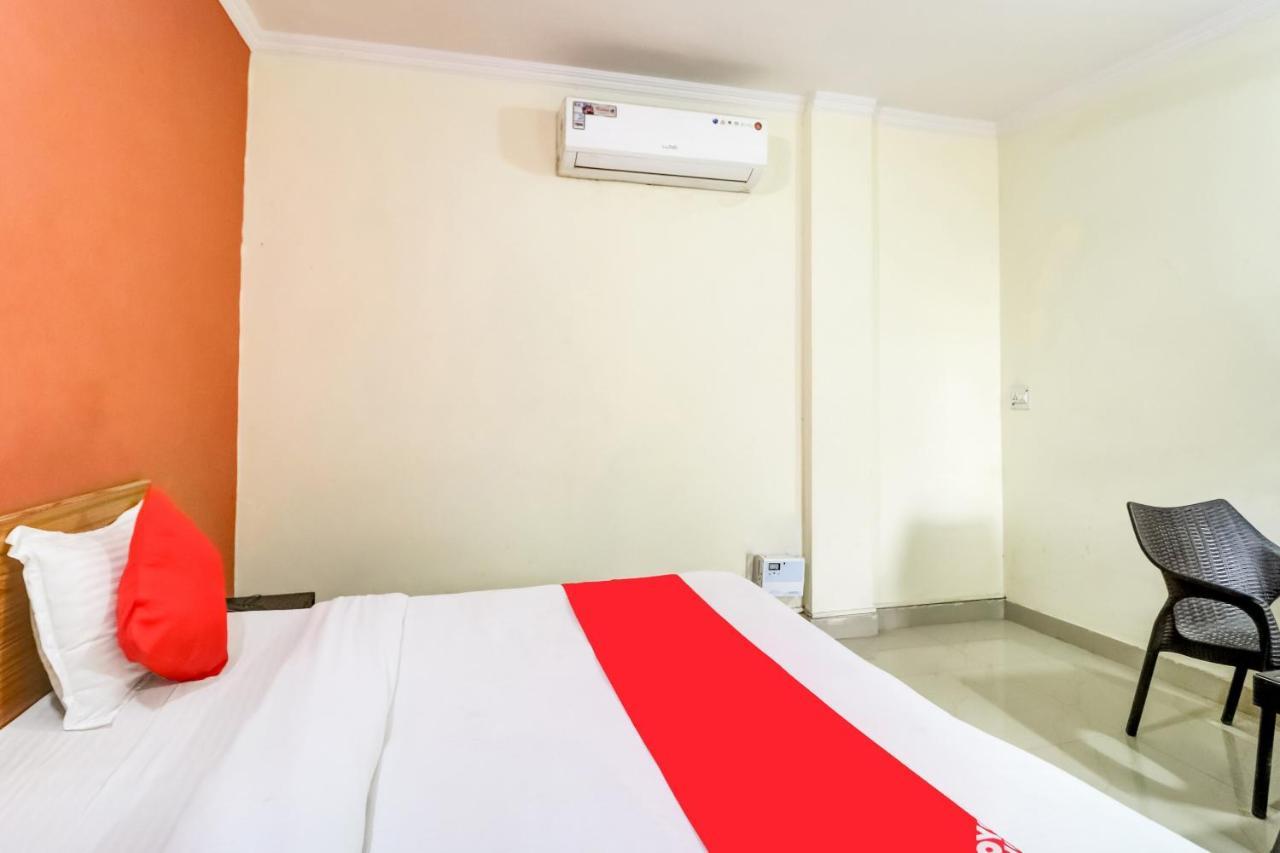 גורגאון Oyo Hotel R K Residency מראה חיצוני תמונה