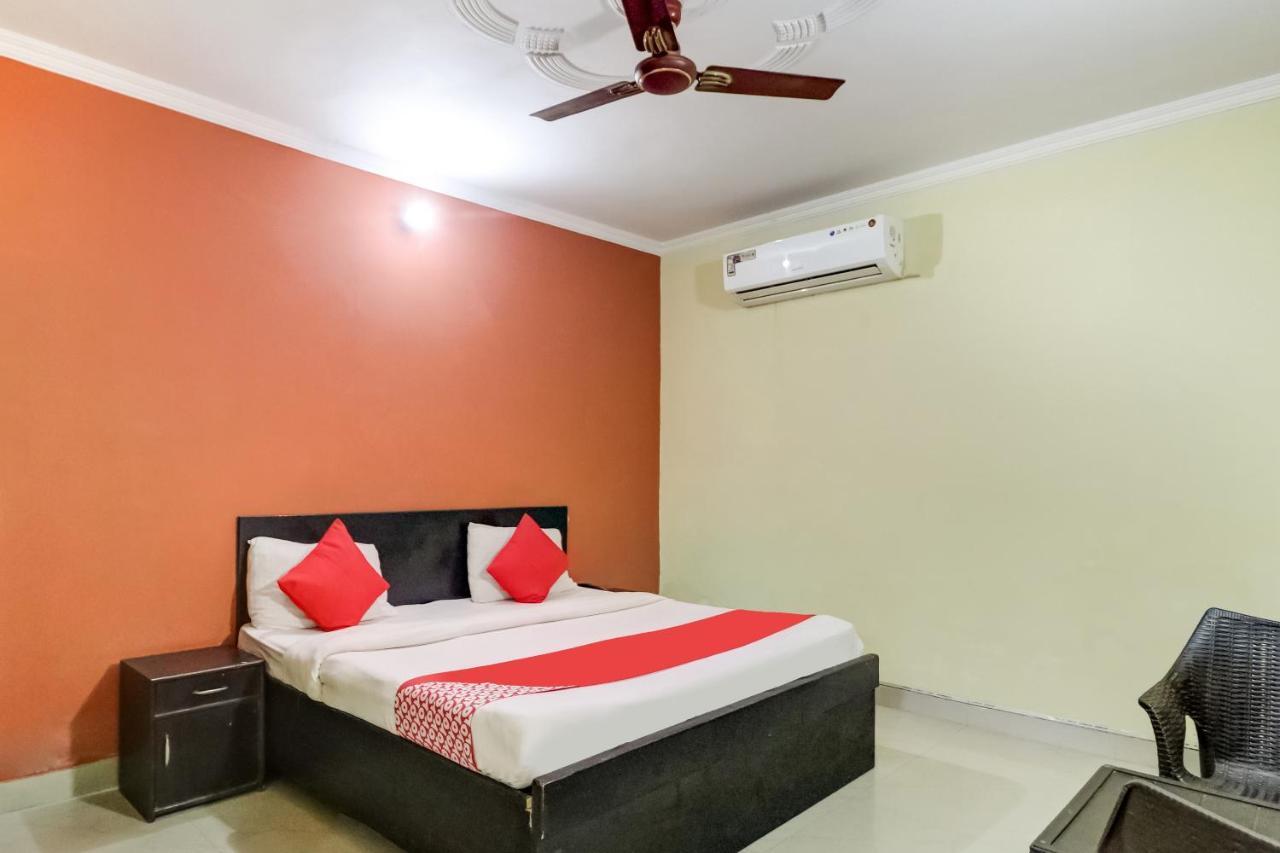 גורגאון Oyo Hotel R K Residency מראה חיצוני תמונה