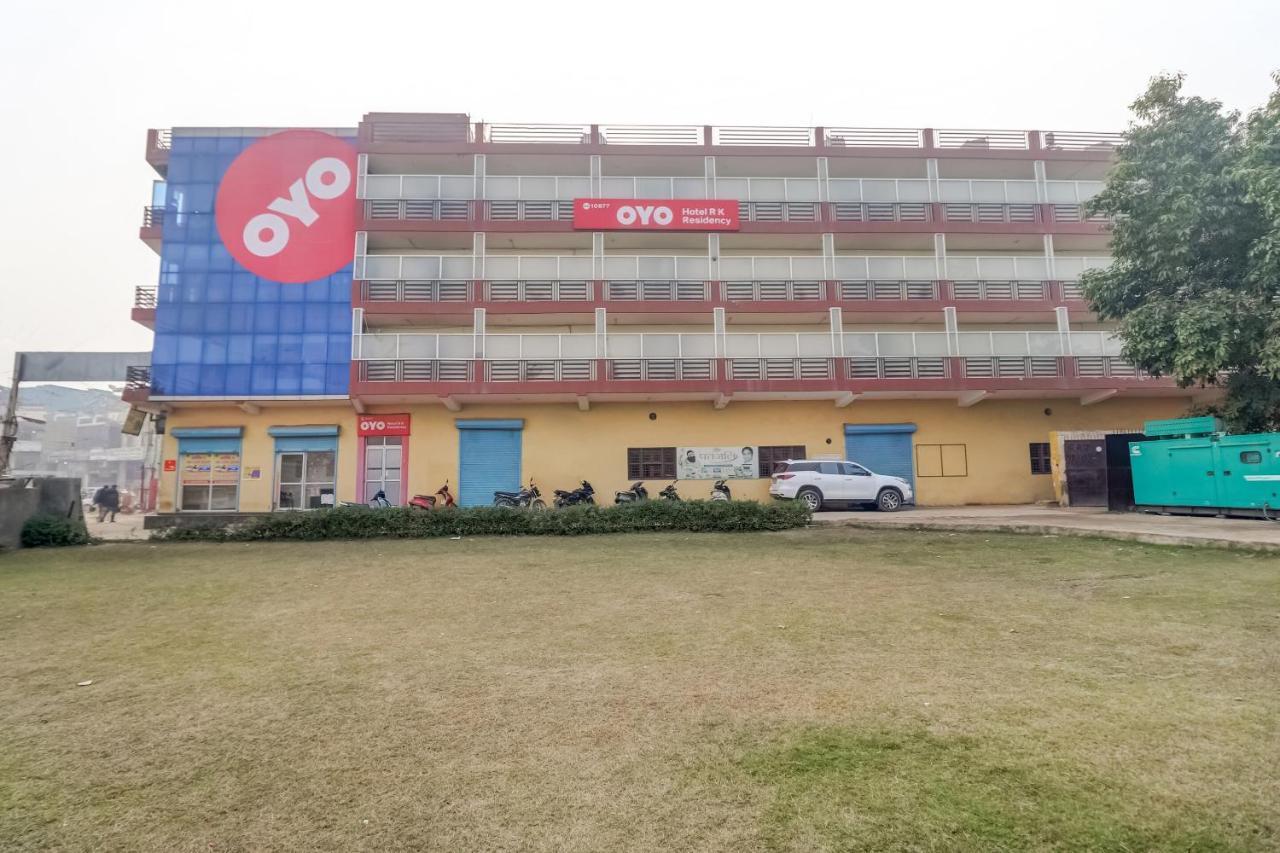 גורגאון Oyo Hotel R K Residency מראה חיצוני תמונה