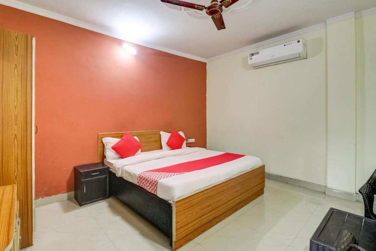 גורגאון Oyo Hotel R K Residency מראה חיצוני תמונה