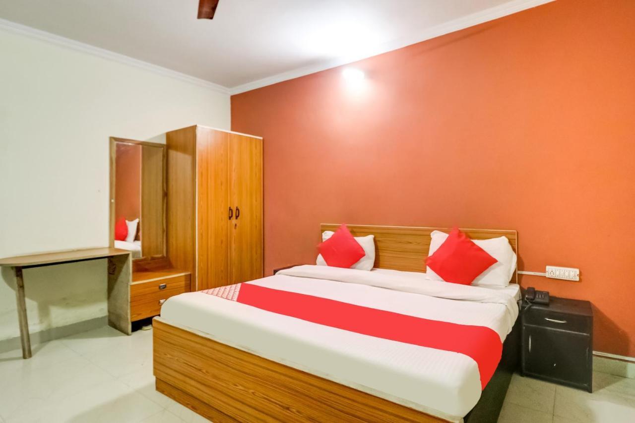 גורגאון Oyo Hotel R K Residency מראה חיצוני תמונה
