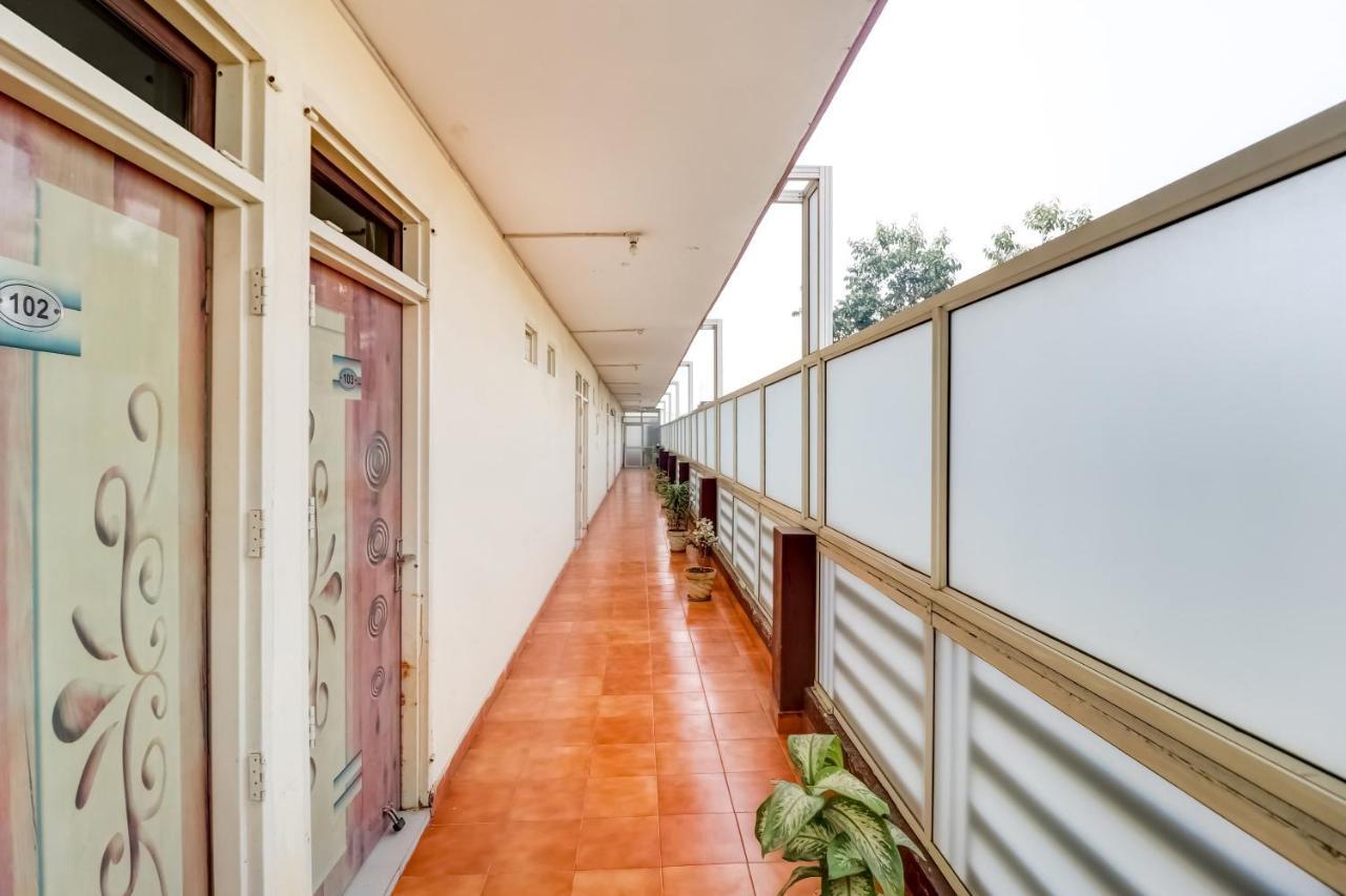 גורגאון Oyo Hotel R K Residency מראה חיצוני תמונה